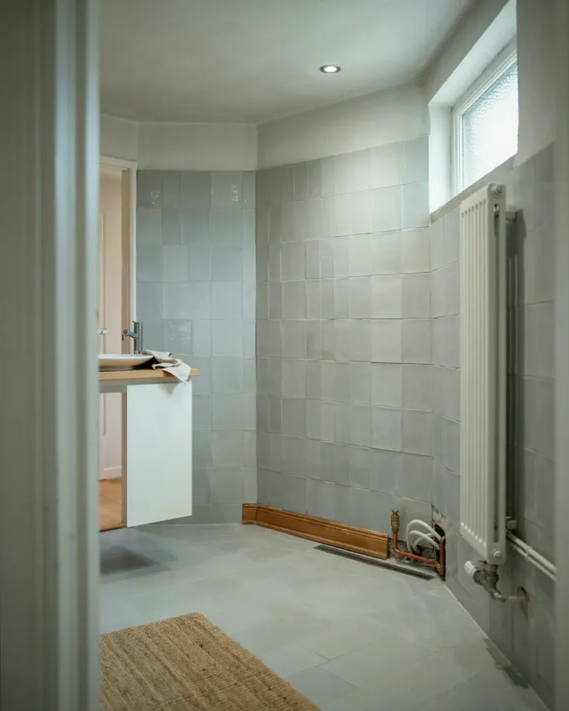 installera vattenburen radiator i badrum efter renovering